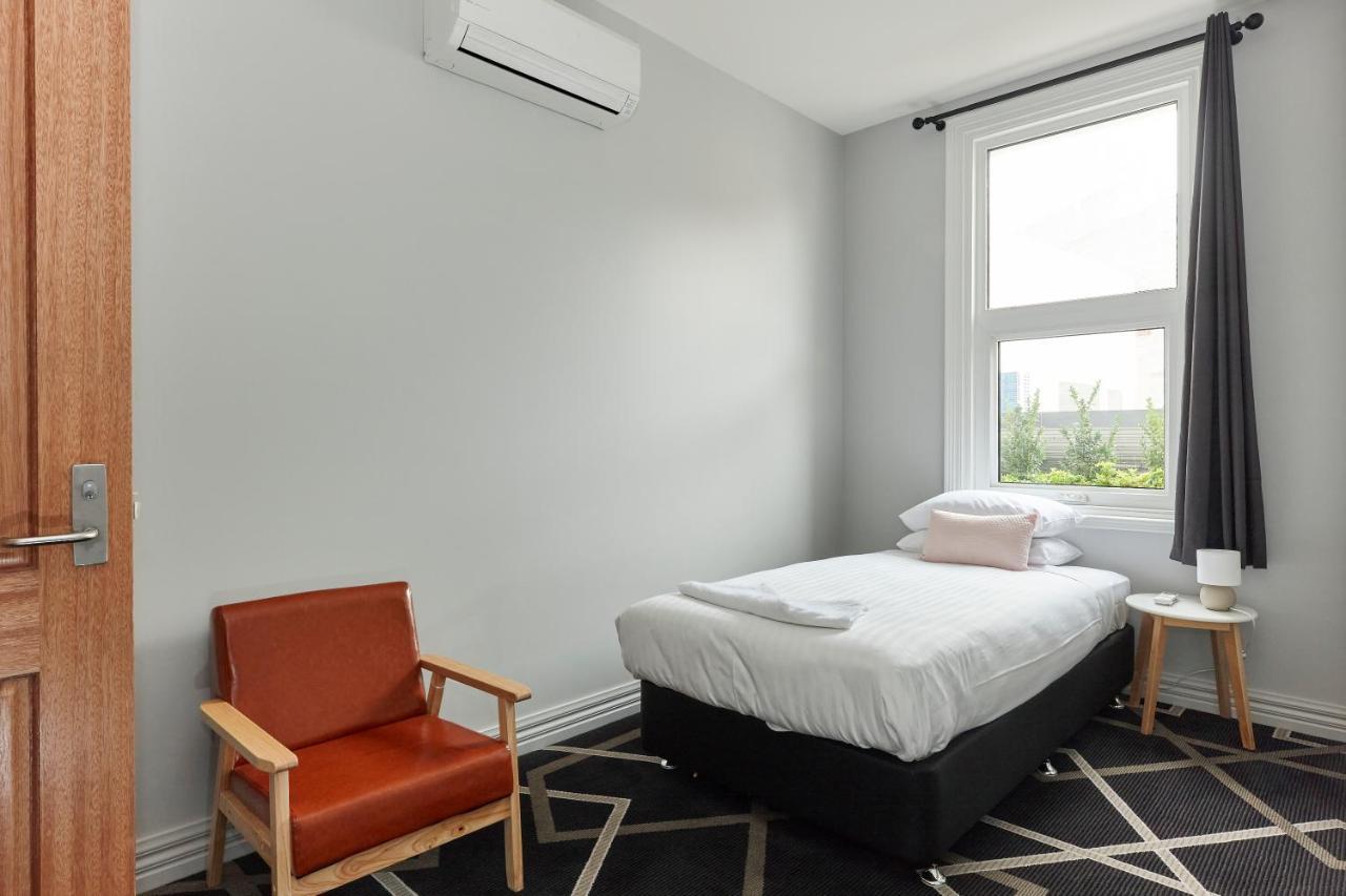Sports Garden Hotel Лонсестон Экстерьер фото